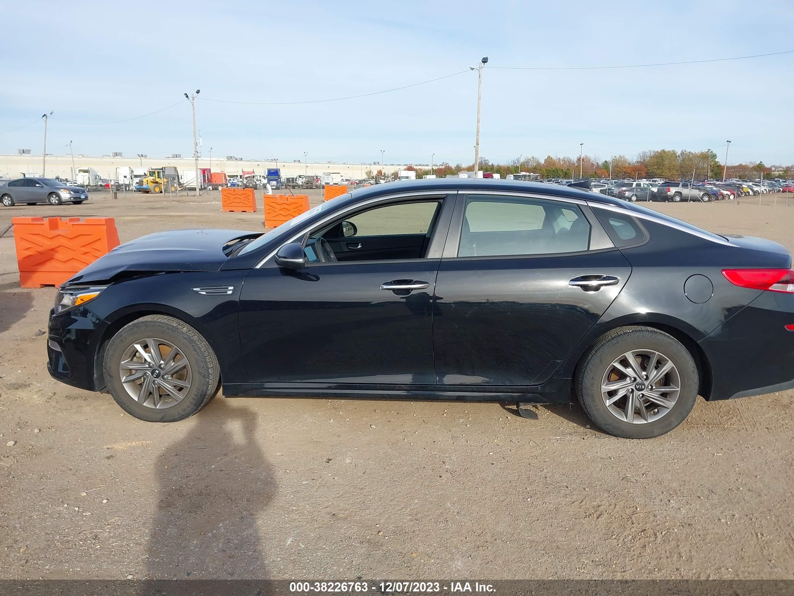 Photo 13 VIN: 5XXGT4L30KG352581 - KIA OPTIMA 