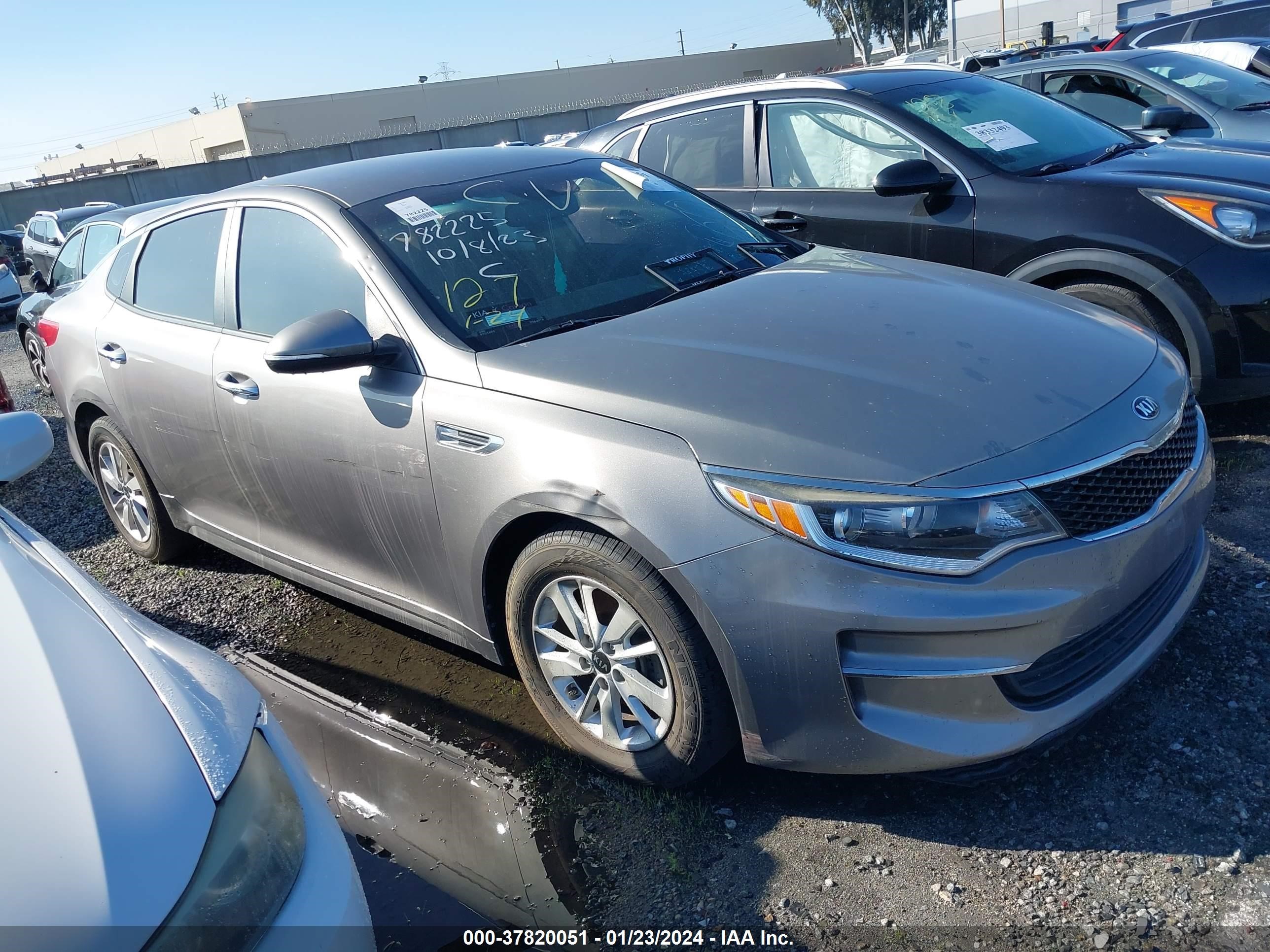 Photo 0 VIN: 5XXGT4L31GG023136 - KIA OPTIMA 