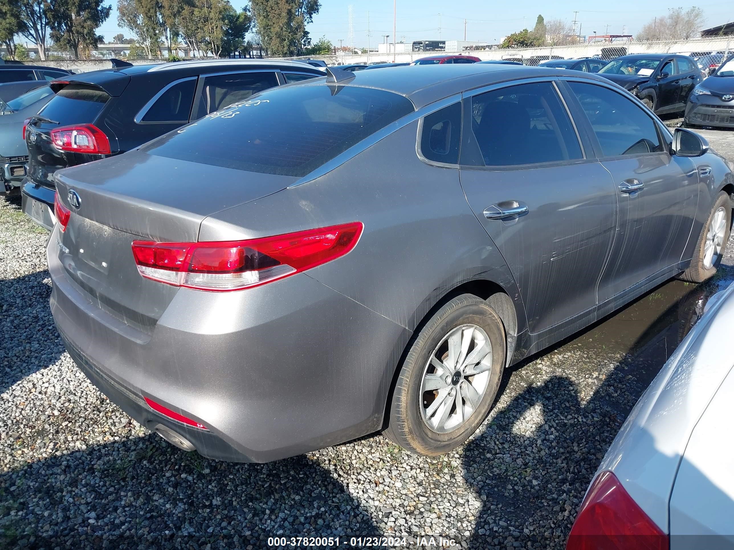 Photo 3 VIN: 5XXGT4L31GG023136 - KIA OPTIMA 