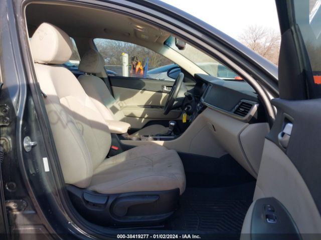 Photo 4 VIN: 5XXGT4L31GG023718 - KIA OPTIMA 