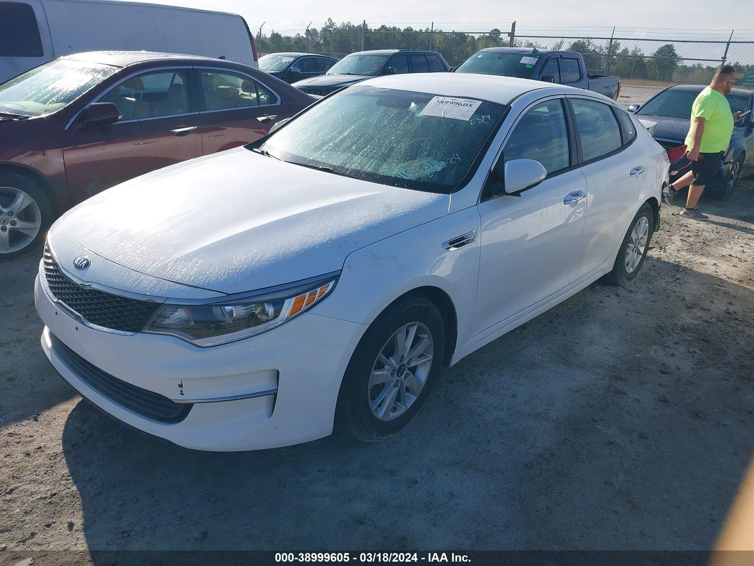 Photo 1 VIN: 5XXGT4L31GG028319 - KIA OPTIMA 