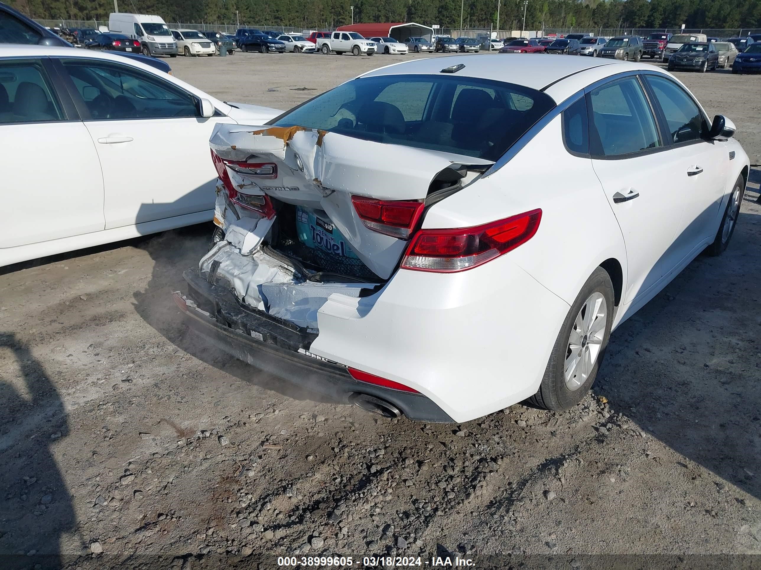 Photo 3 VIN: 5XXGT4L31GG028319 - KIA OPTIMA 