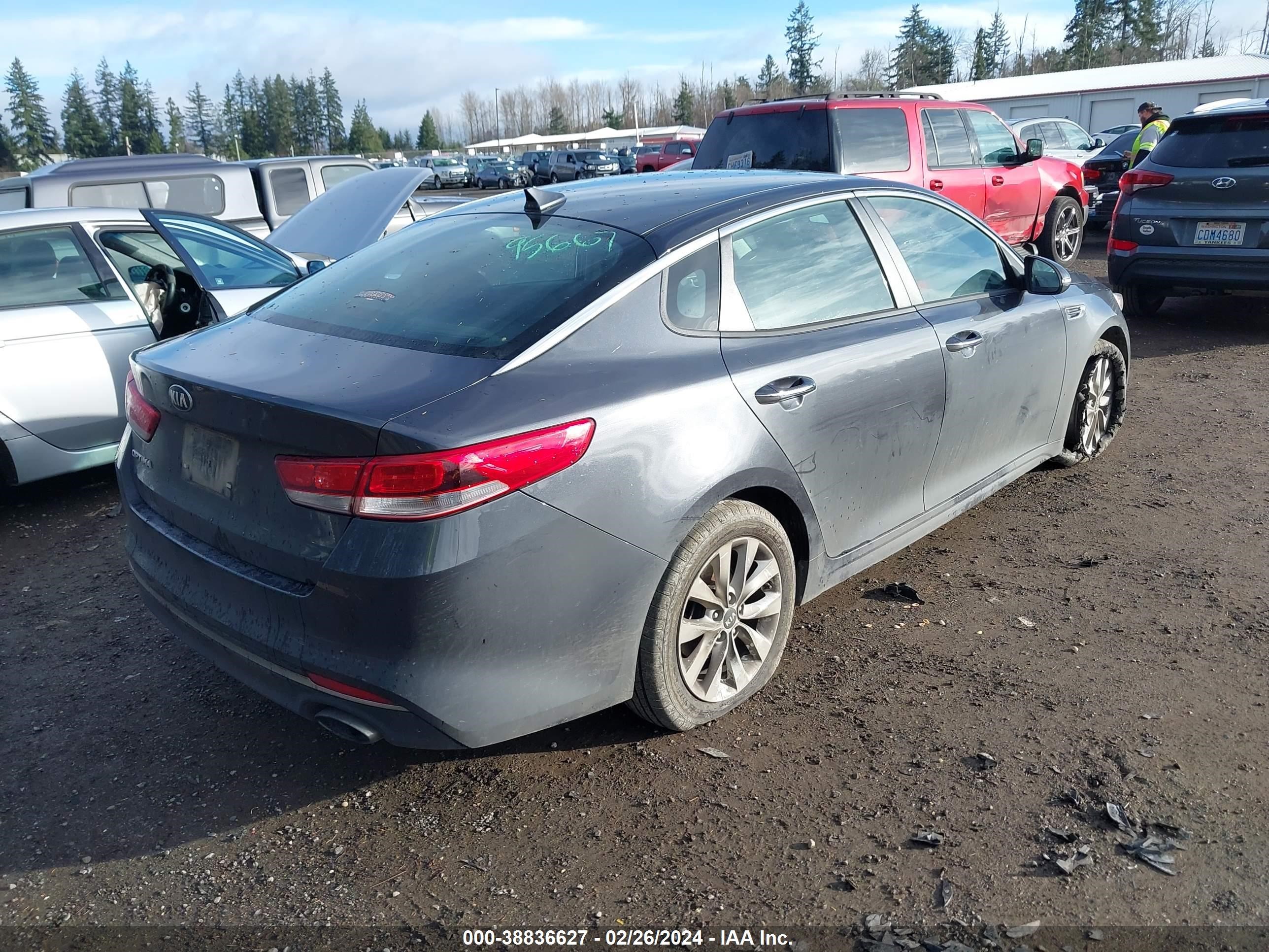 Photo 3 VIN: 5XXGT4L31HG160921 - KIA OPTIMA 