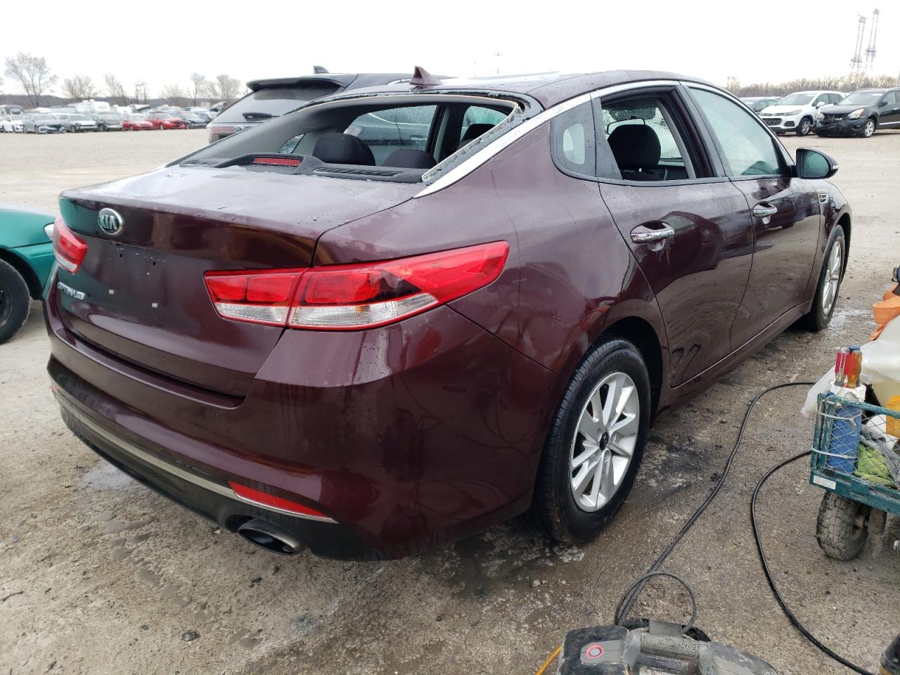 Photo 2 VIN: 5XXGT4L31HG166556 - KIA OPTIMA 