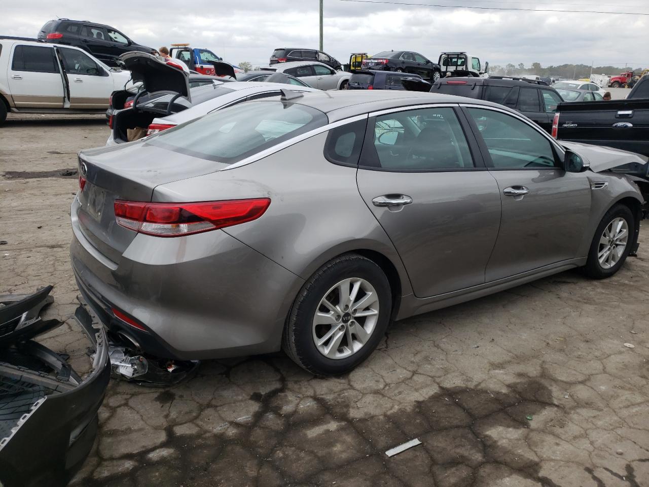 Photo 2 VIN: 5XXGT4L31JG187073 - KIA OPTIMA 