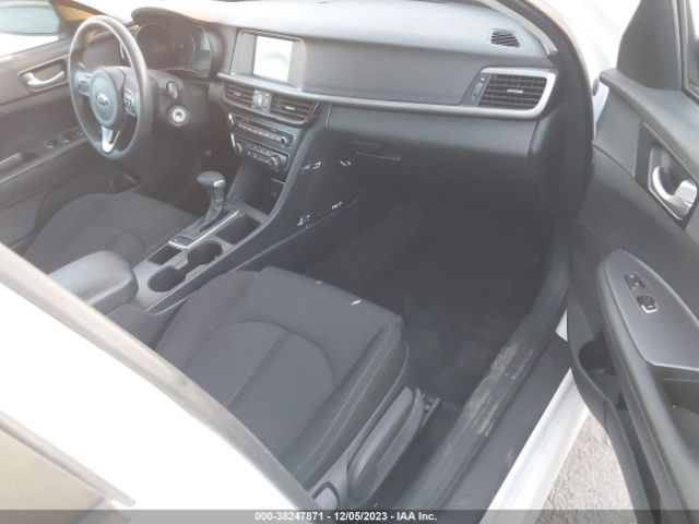 Photo 4 VIN: 5XXGT4L31JG197909 - KIA OPTIMA 