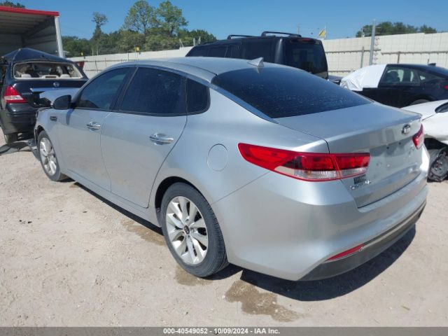 Photo 2 VIN: 5XXGT4L31JG261771 - KIA OPTIMA 