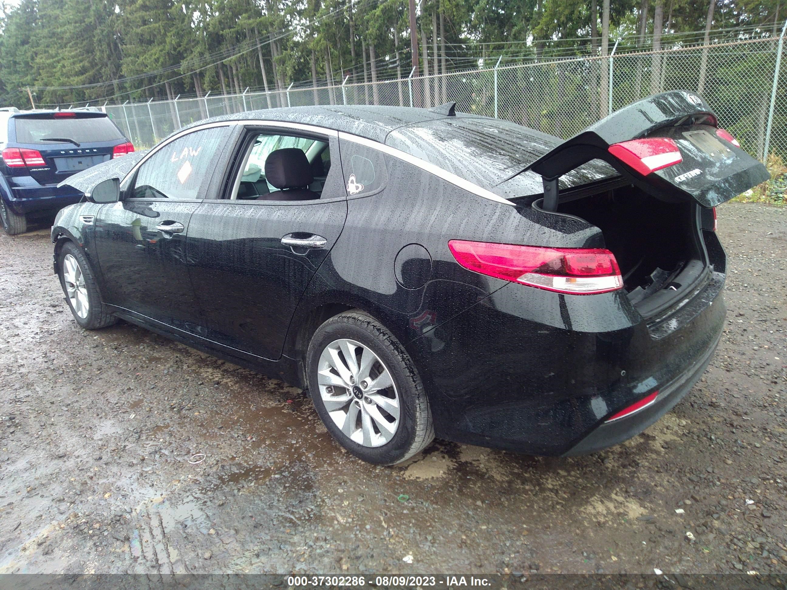 Photo 2 VIN: 5XXGT4L31JG263889 - KIA OPTIMA 