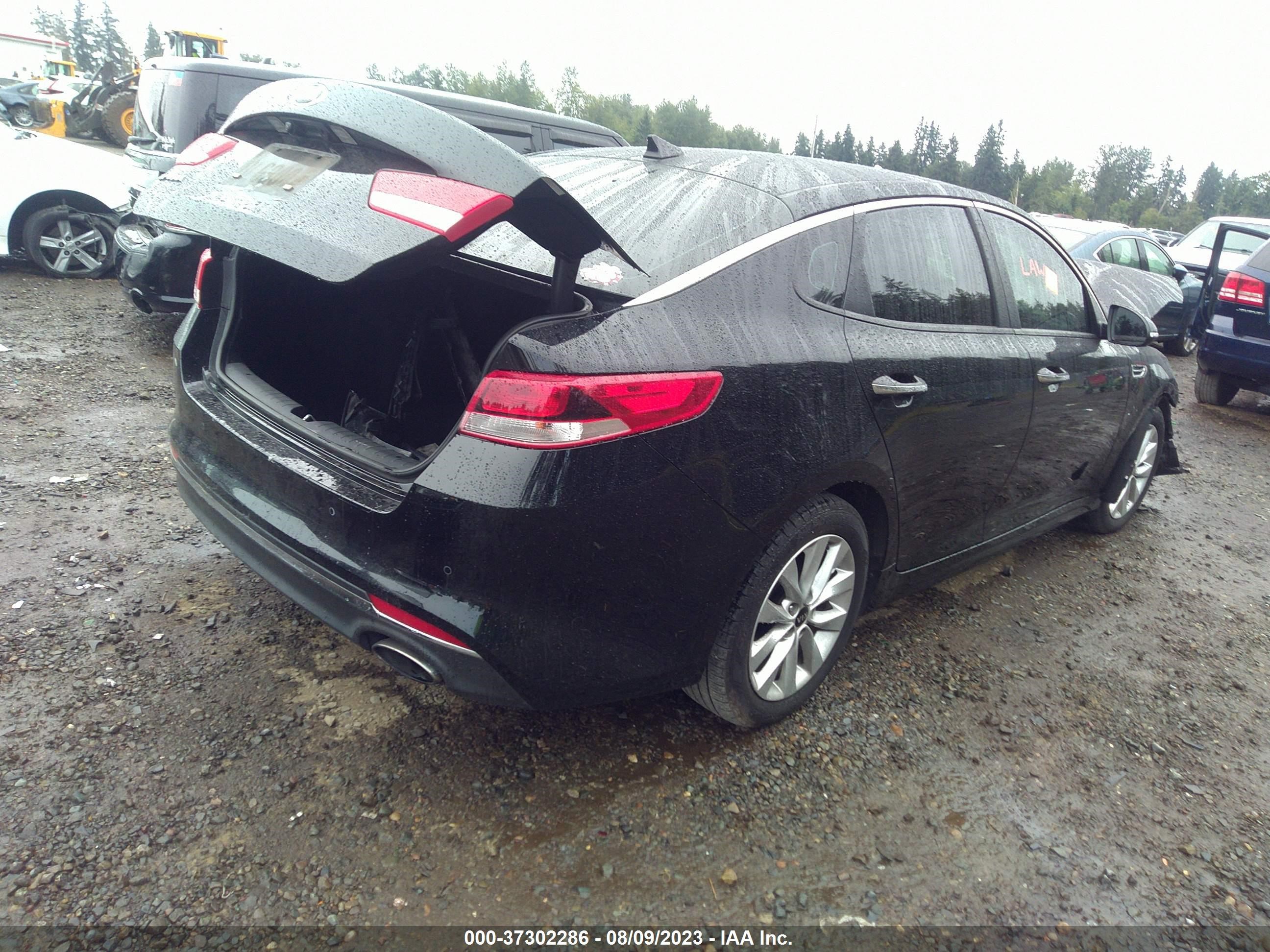 Photo 3 VIN: 5XXGT4L31JG263889 - KIA OPTIMA 