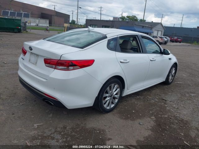 Photo 3 VIN: 5XXGT4L31JG269661 - KIA OPTIMA 