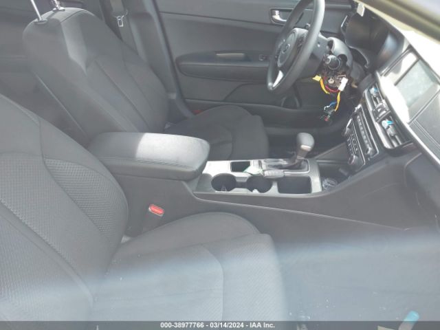 Photo 4 VIN: 5XXGT4L31JG270700 - KIA OPTIMA 