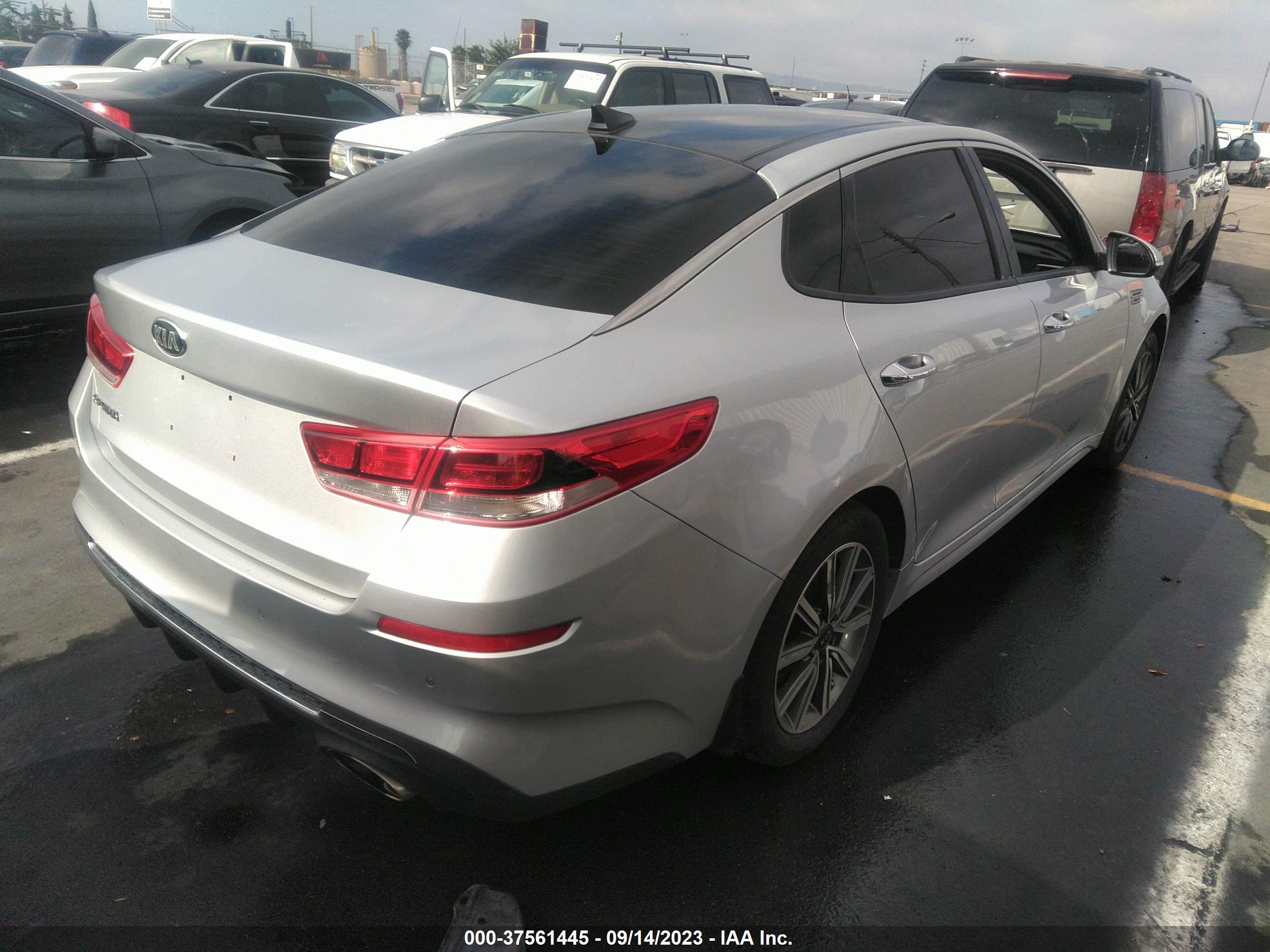 Photo 3 VIN: 5XXGT4L31KG310565 - KIA OPTIMA 