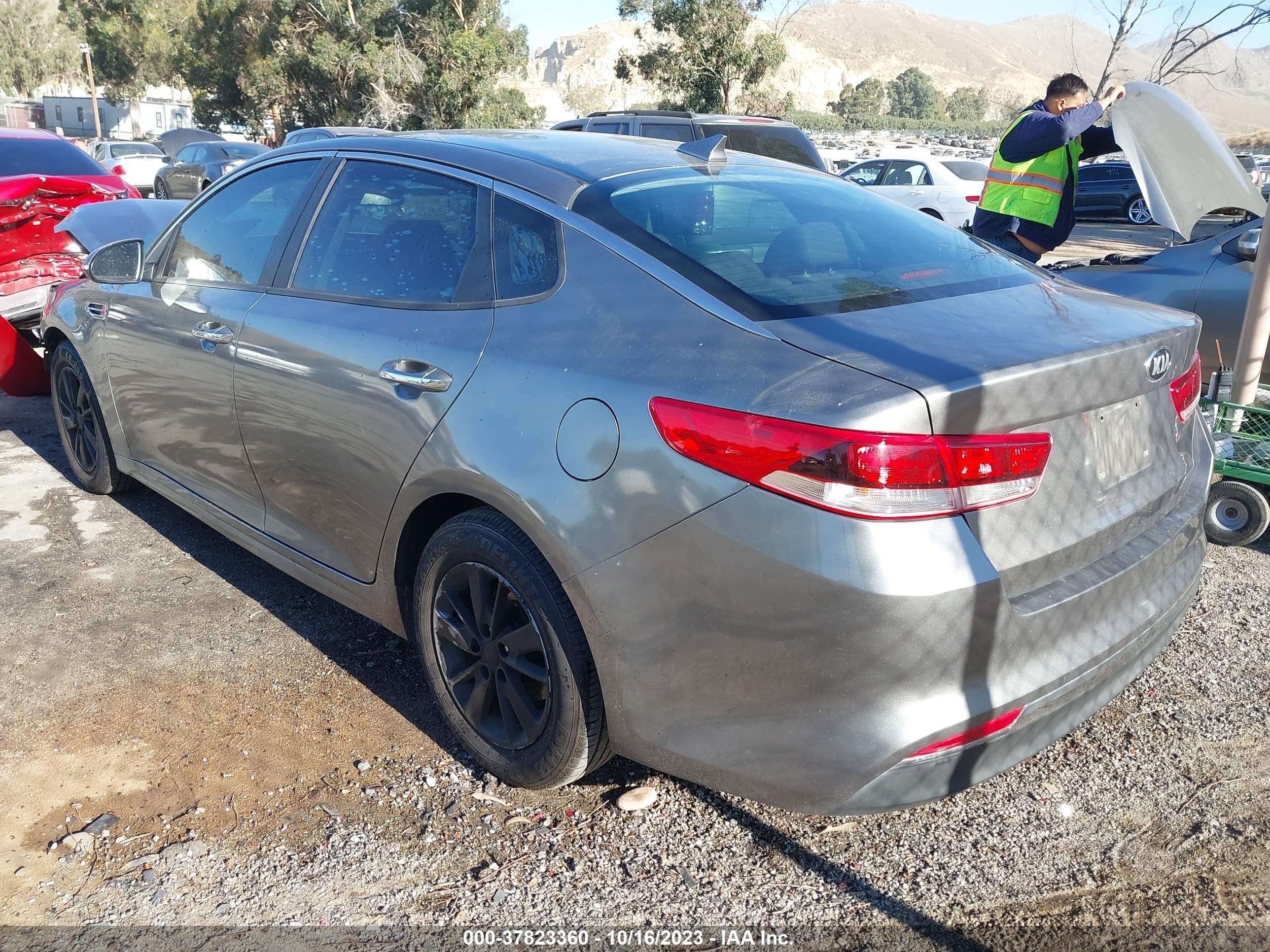 Photo 2 VIN: 5XXGT4L32GG003414 - KIA OPTIMA 