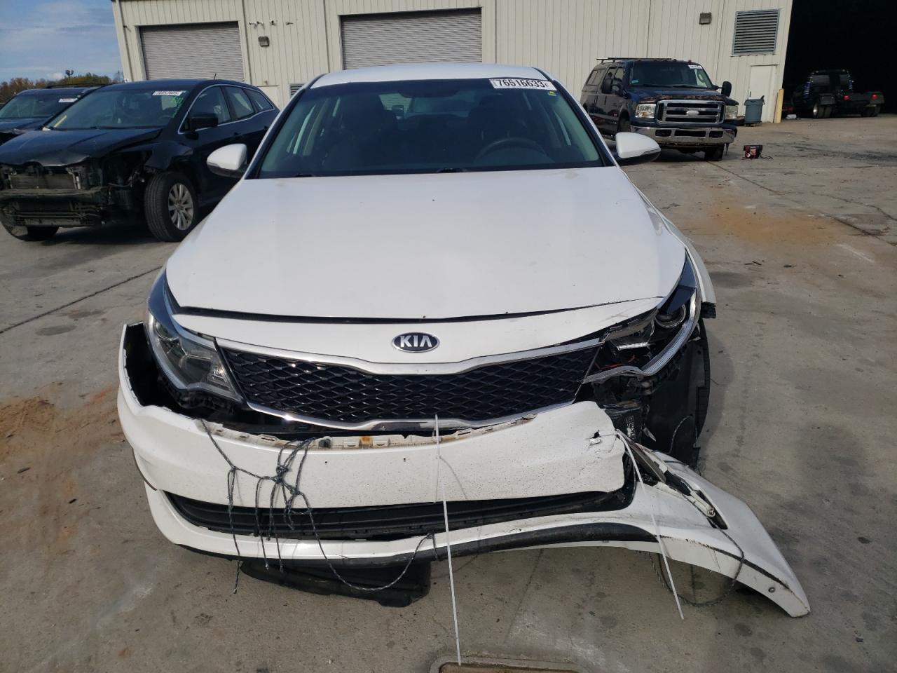 Photo 4 VIN: 5XXGT4L32GG036509 - KIA OPTIMA 