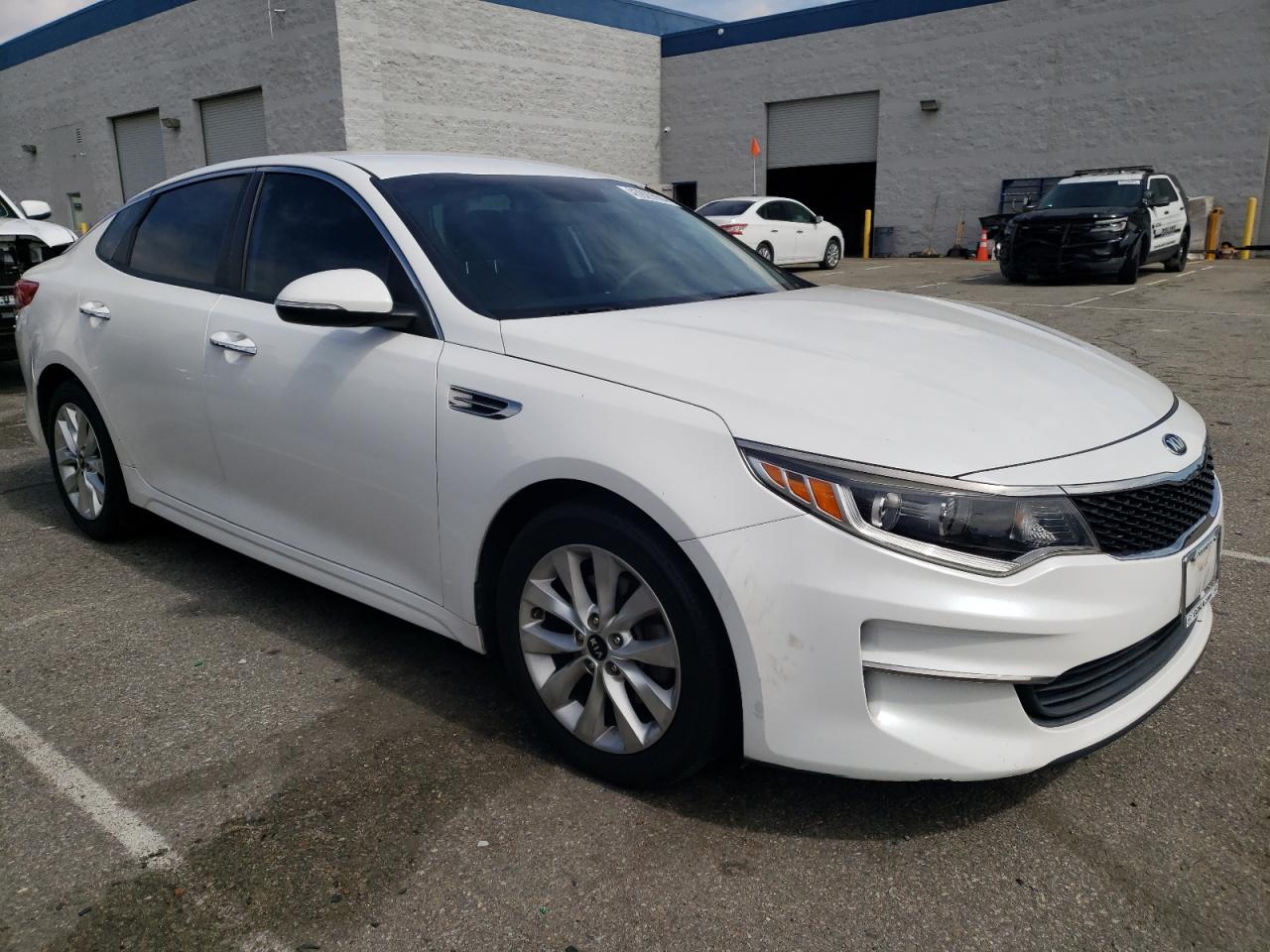 Photo 3 VIN: 5XXGT4L32GG061331 - KIA OPTIMA 