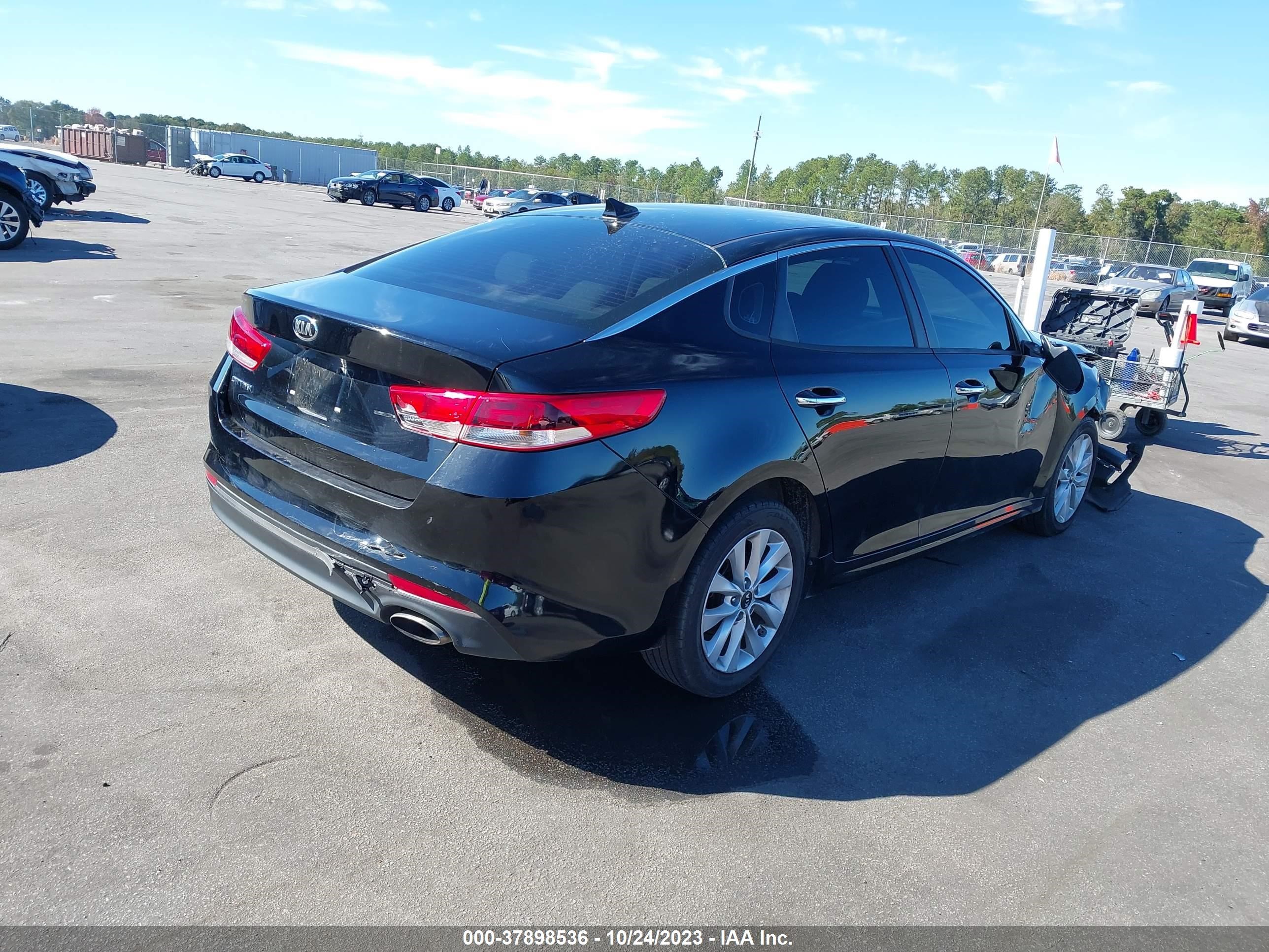 Photo 3 VIN: 5XXGT4L32HG123859 - KIA OPTIMA 