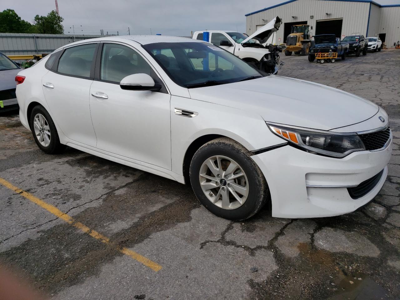 Photo 3 VIN: 5XXGT4L32JG193478 - KIA OPTIMA 