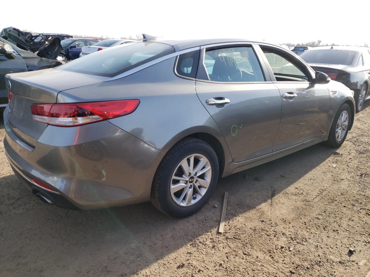 Photo 2 VIN: 5XXGT4L32JG249001 - KIA OPTIMA 