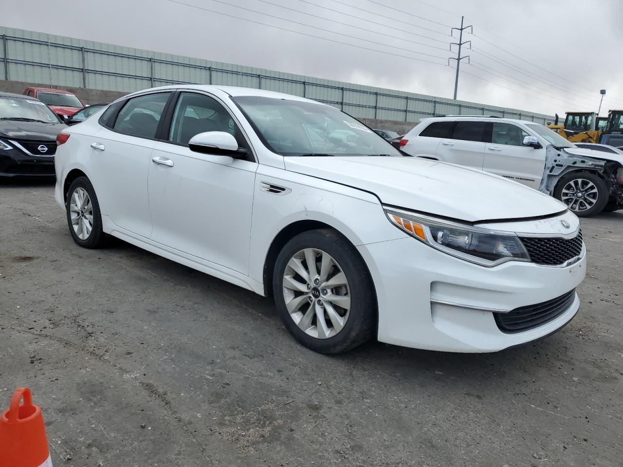 Photo 3 VIN: 5XXGT4L33GG006872 - KIA OPTIMA 