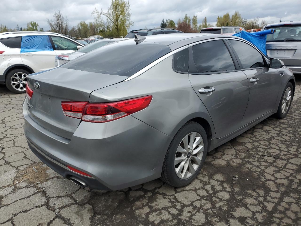 Photo 2 VIN: 5XXGT4L33GG063895 - KIA OPTIMA 