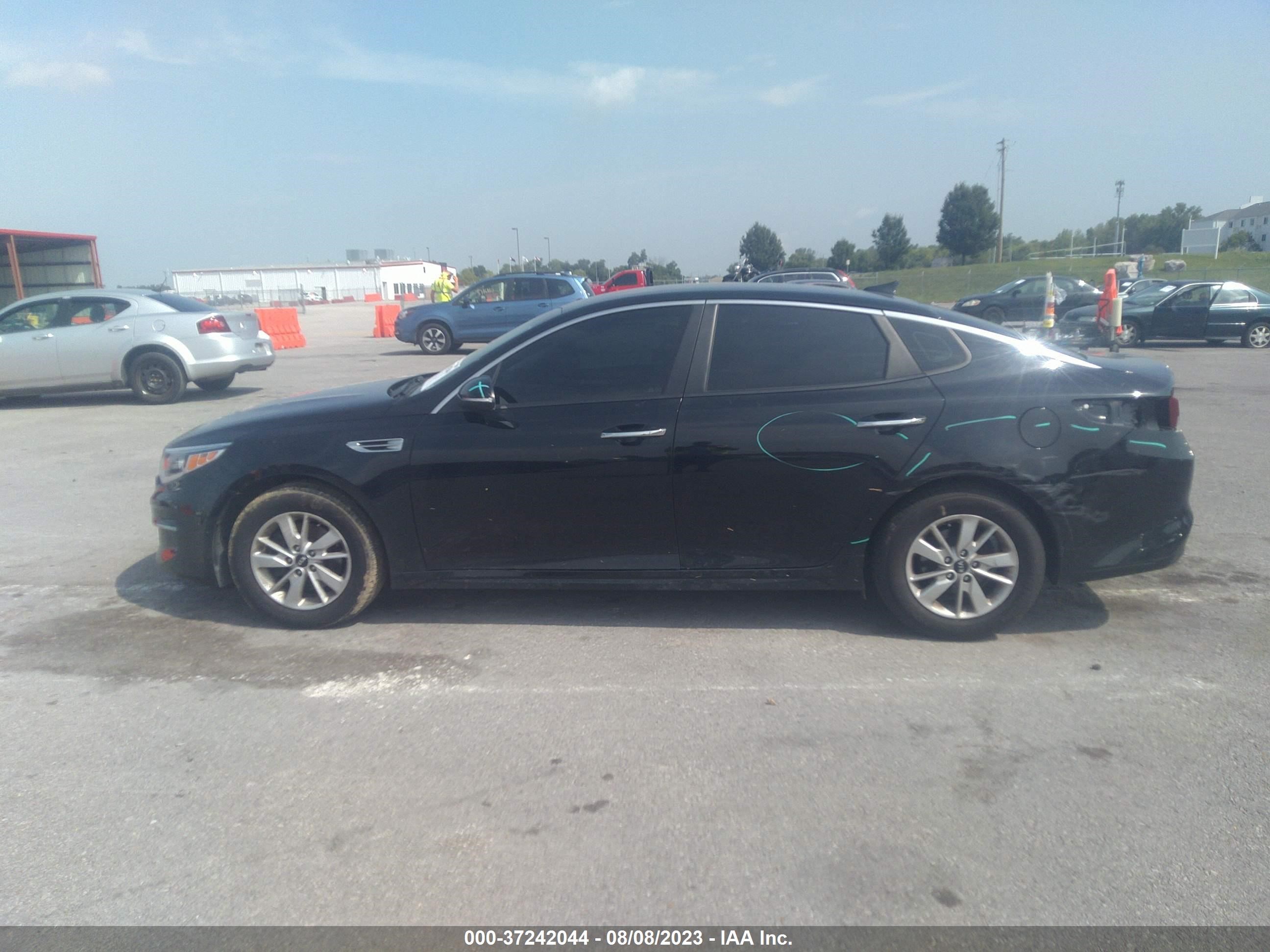 Photo 13 VIN: 5XXGT4L33GG104008 - KIA OPTIMA 