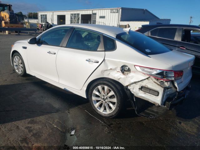 Photo 2 VIN: 5XXGT4L33HG171077 - KIA OPTIMA 