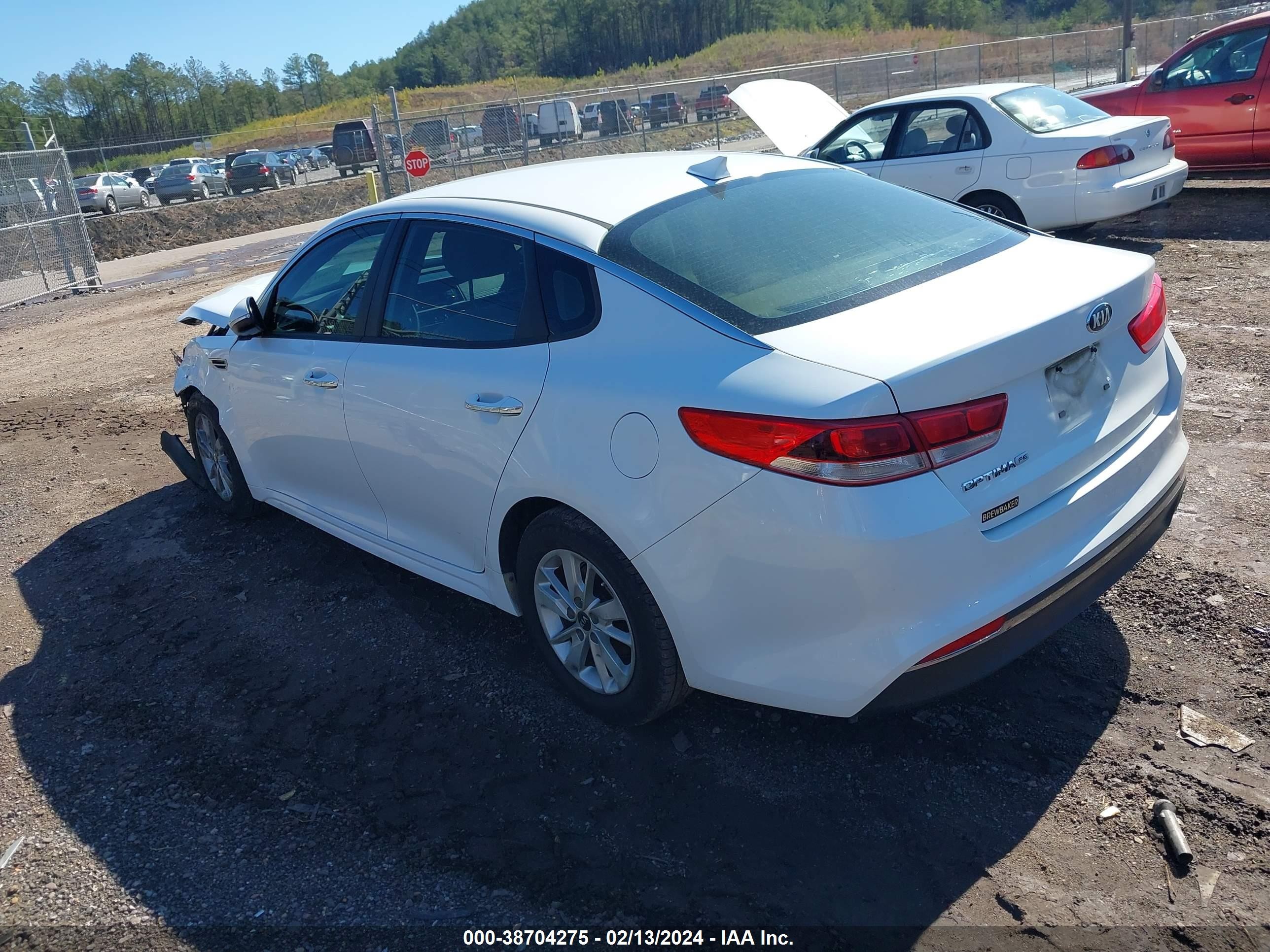 Photo 2 VIN: 5XXGT4L33HG177252 - KIA OPTIMA 