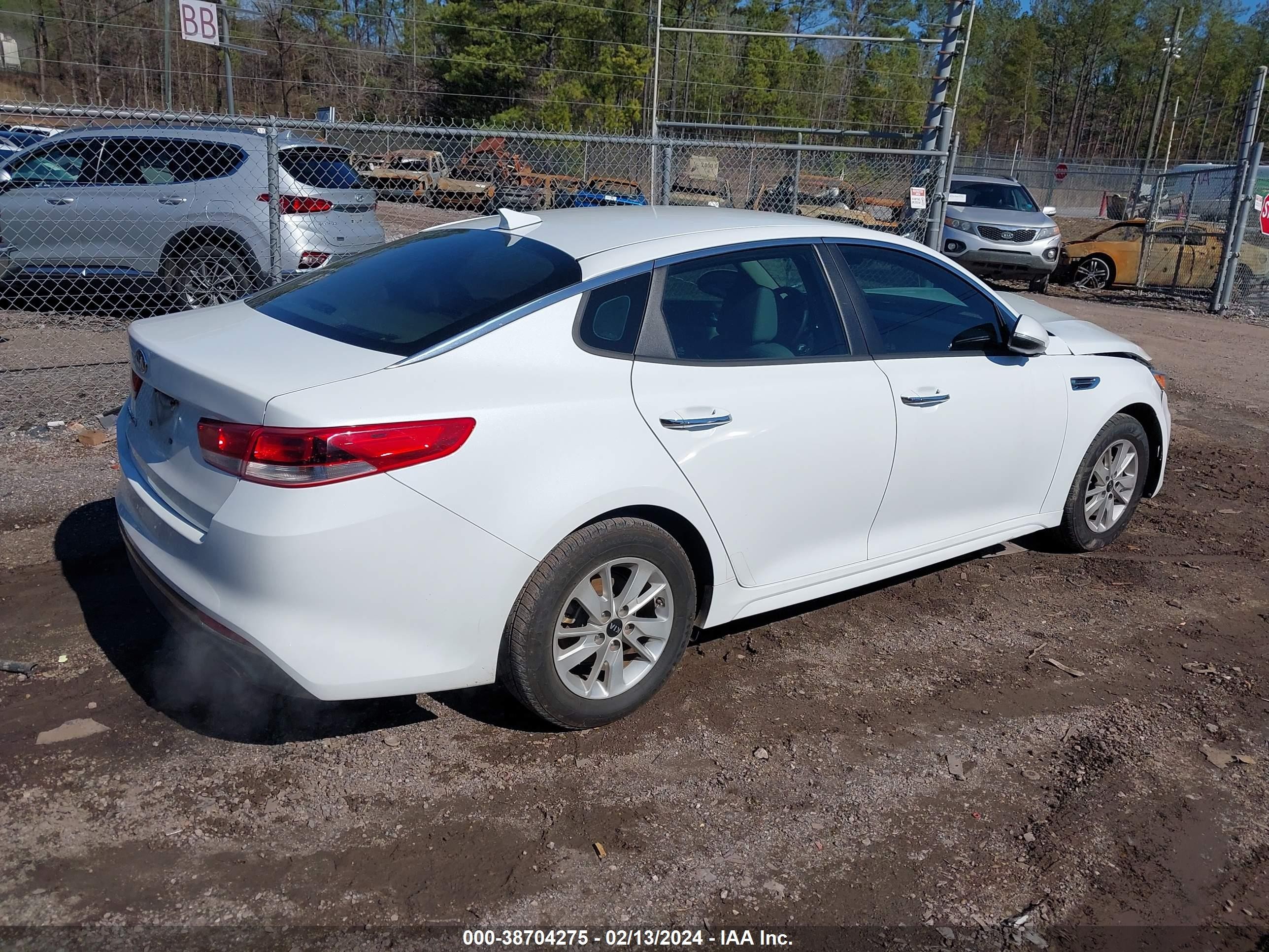 Photo 3 VIN: 5XXGT4L33HG177252 - KIA OPTIMA 