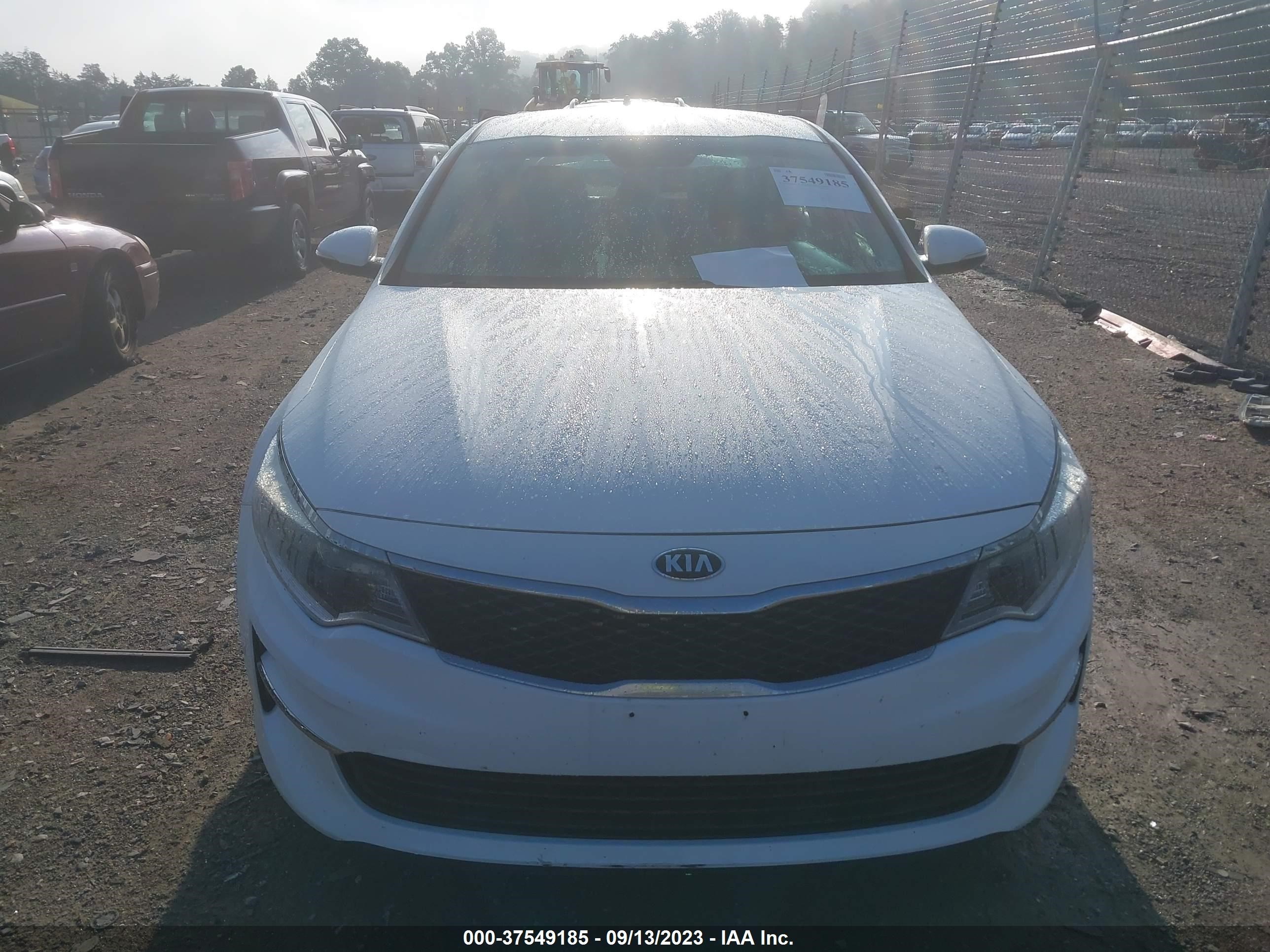 Photo 11 VIN: 5XXGT4L33JG179413 - KIA OPTIMA 