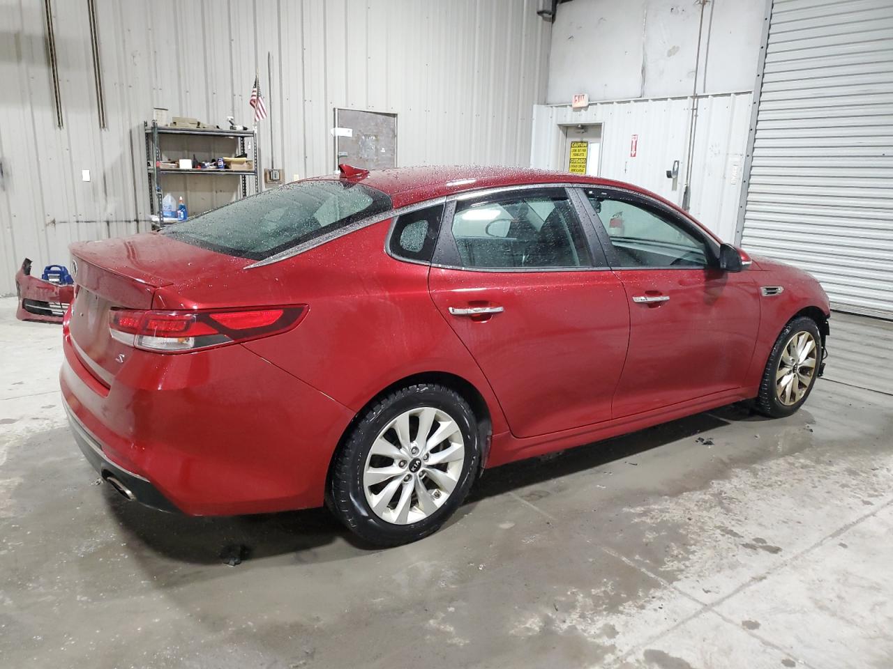 Photo 2 VIN: 5XXGT4L33JG195045 - KIA OPTIMA 