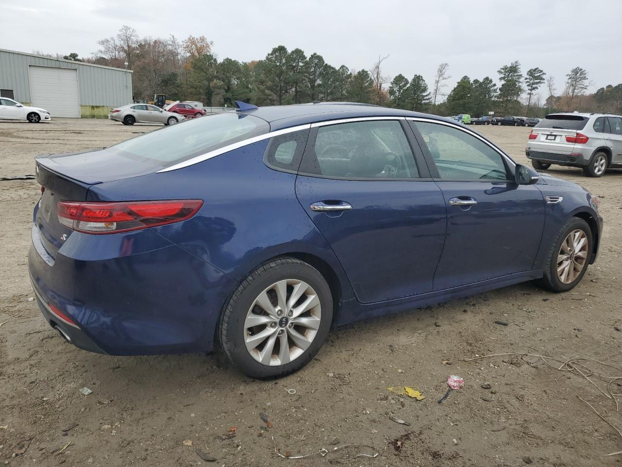 Photo 2 VIN: 5XXGT4L33JG214631 - KIA OPTIMA 