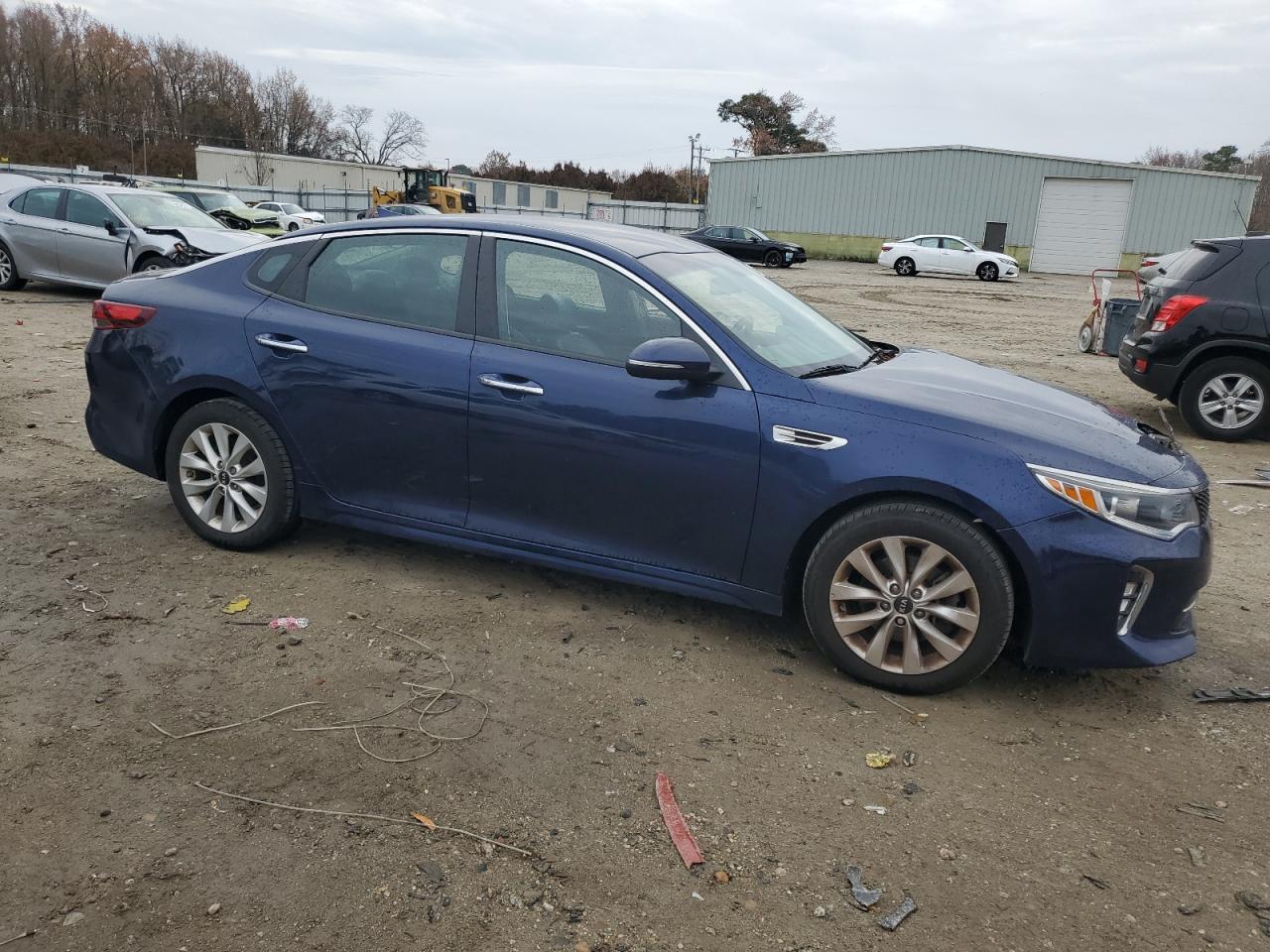 Photo 3 VIN: 5XXGT4L33JG214631 - KIA OPTIMA 