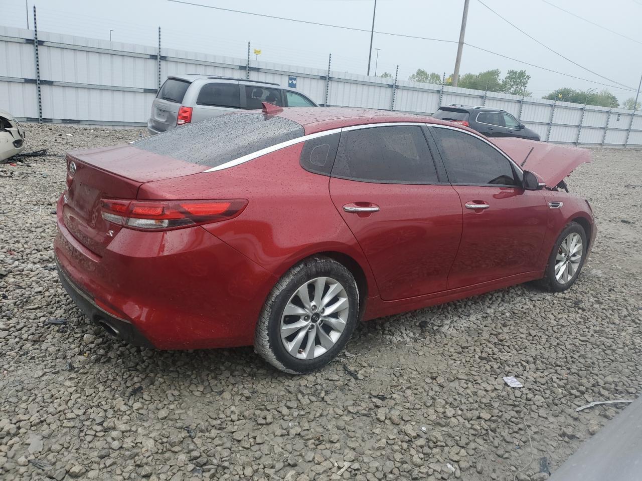 Photo 2 VIN: 5XXGT4L33JG217755 - KIA OPTIMA 