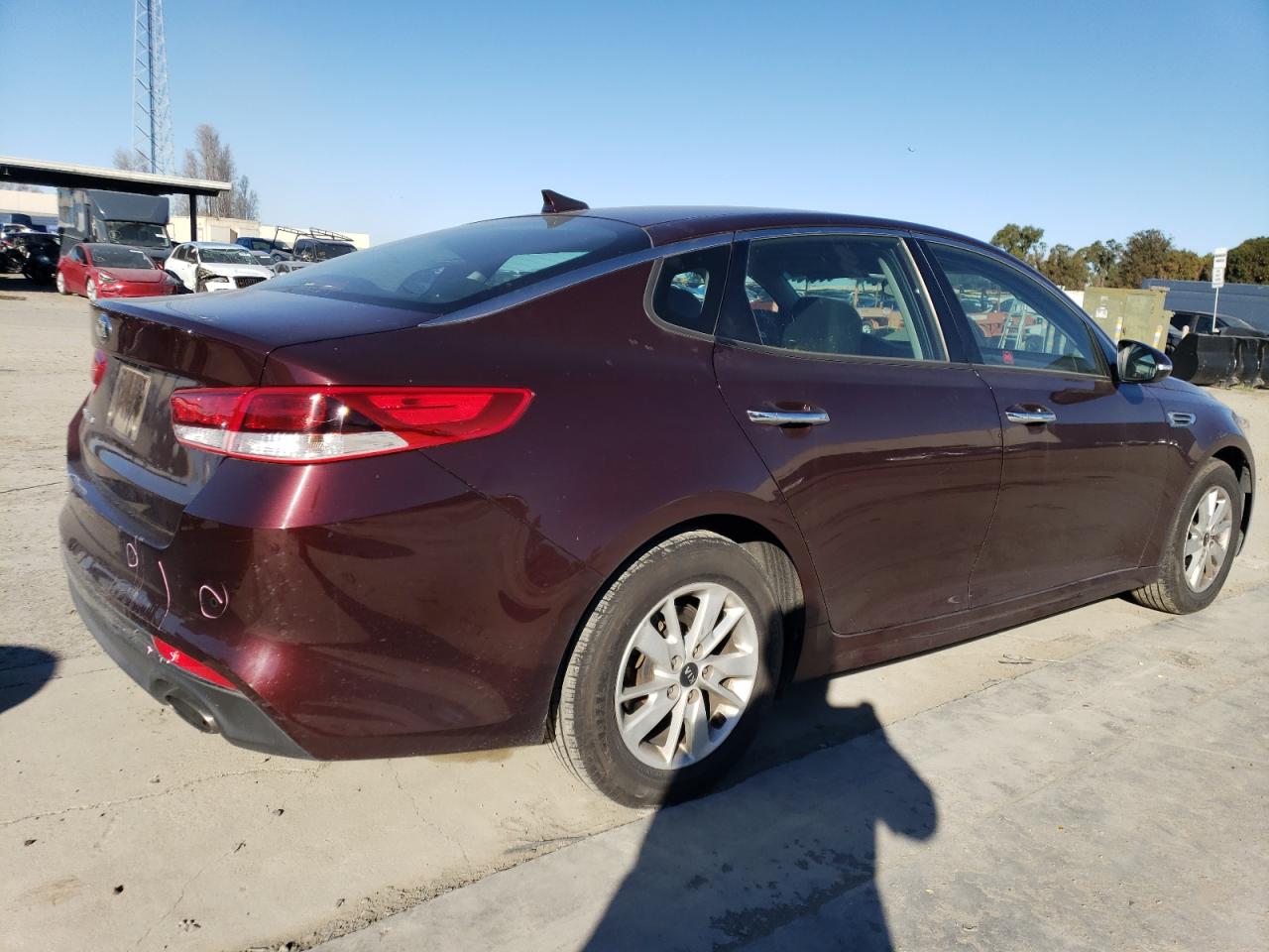 Photo 2 VIN: 5XXGT4L33JG232207 - KIA OPTIMA 