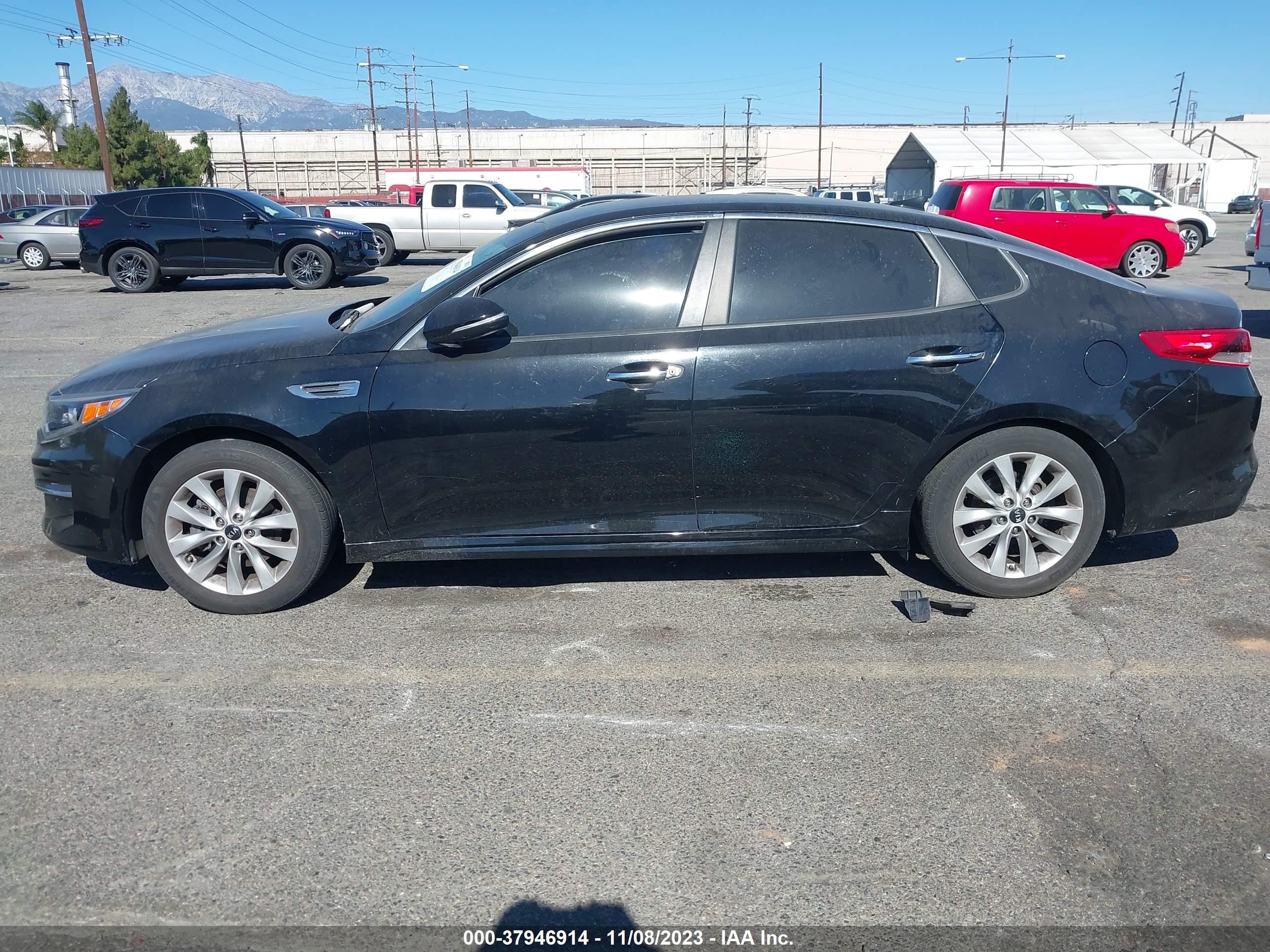 Photo 12 VIN: 5XXGT4L33JG257169 - KIA OPTIMA 