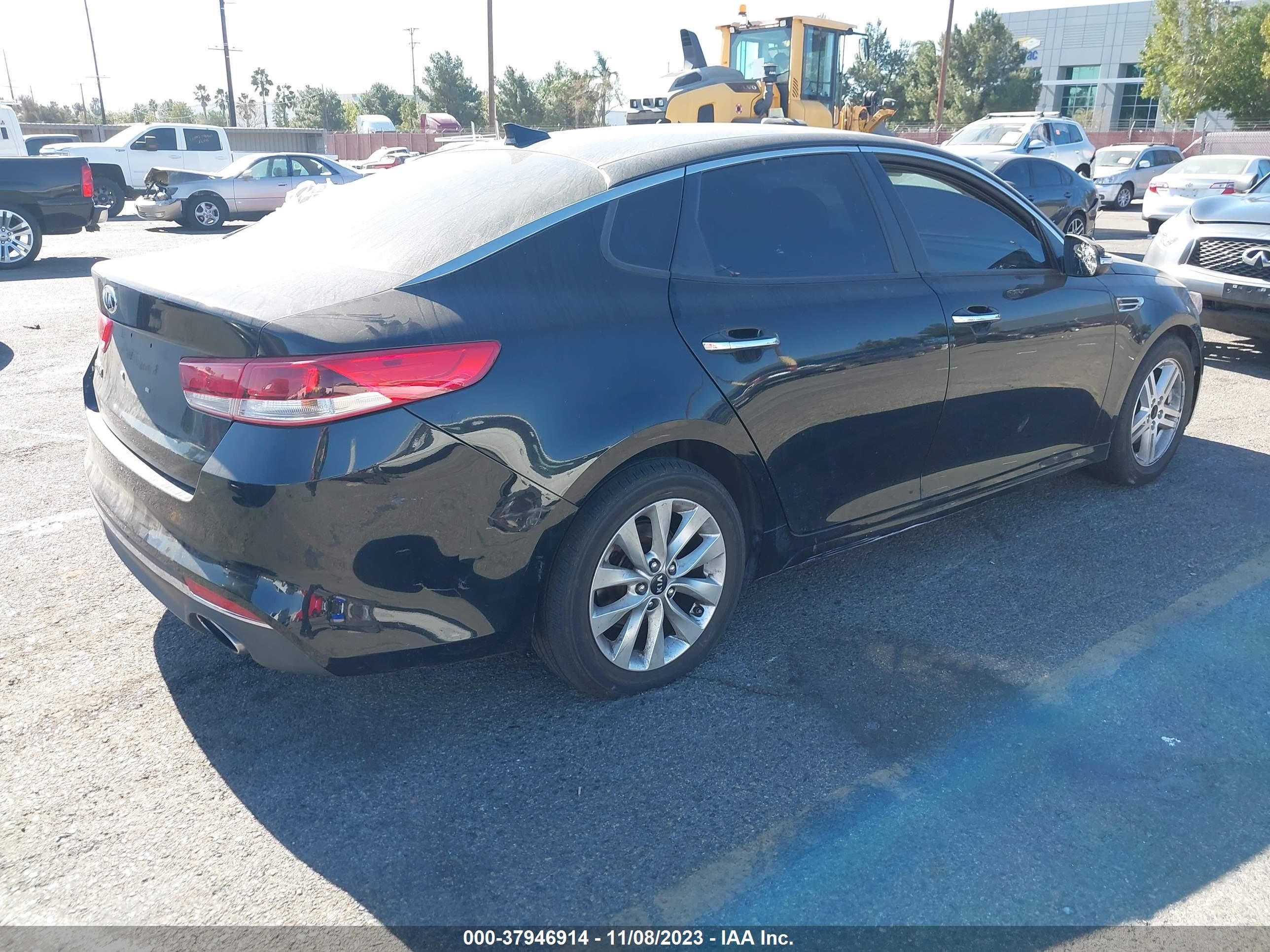 Photo 3 VIN: 5XXGT4L33JG257169 - KIA OPTIMA 