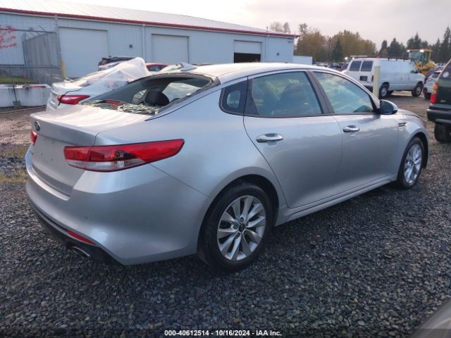 Photo 3 VIN: 5XXGT4L33JG258564 - KIA OPTIMA 