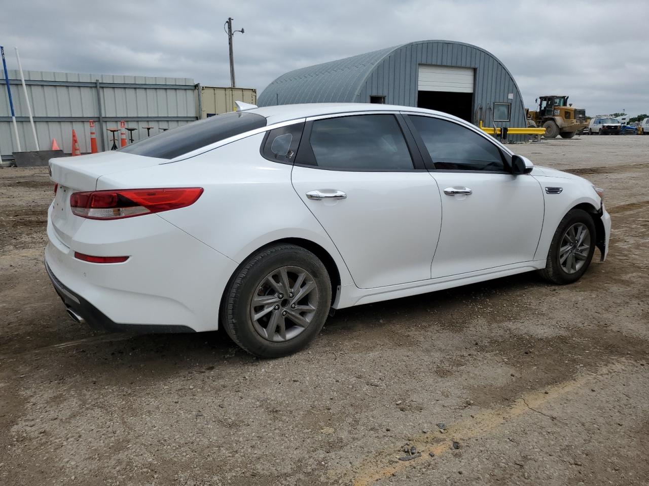 Photo 2 VIN: 5XXGT4L33KG318585 - KIA OPTIMA 