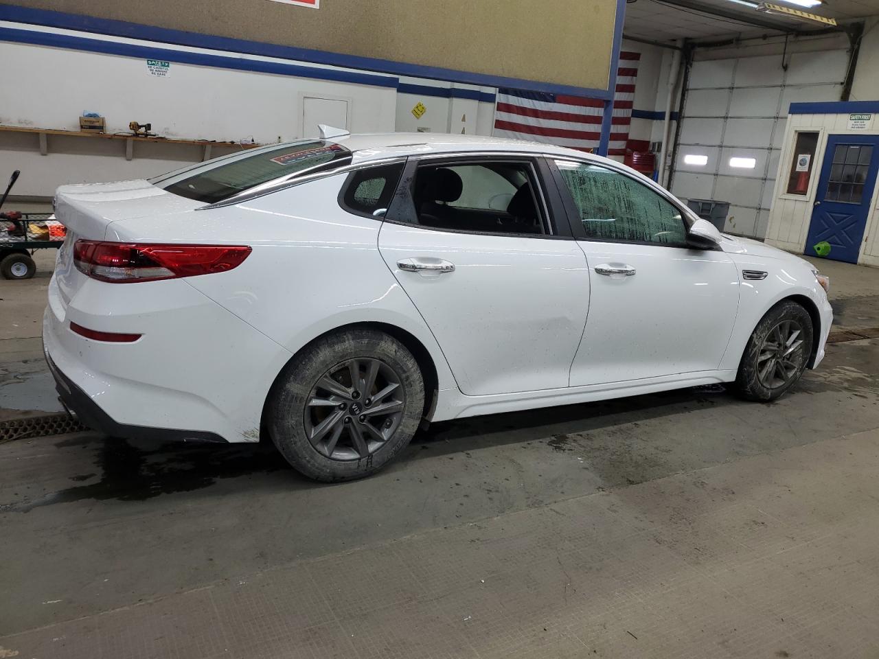 Photo 2 VIN: 5XXGT4L33LG389139 - KIA OPTIMA 