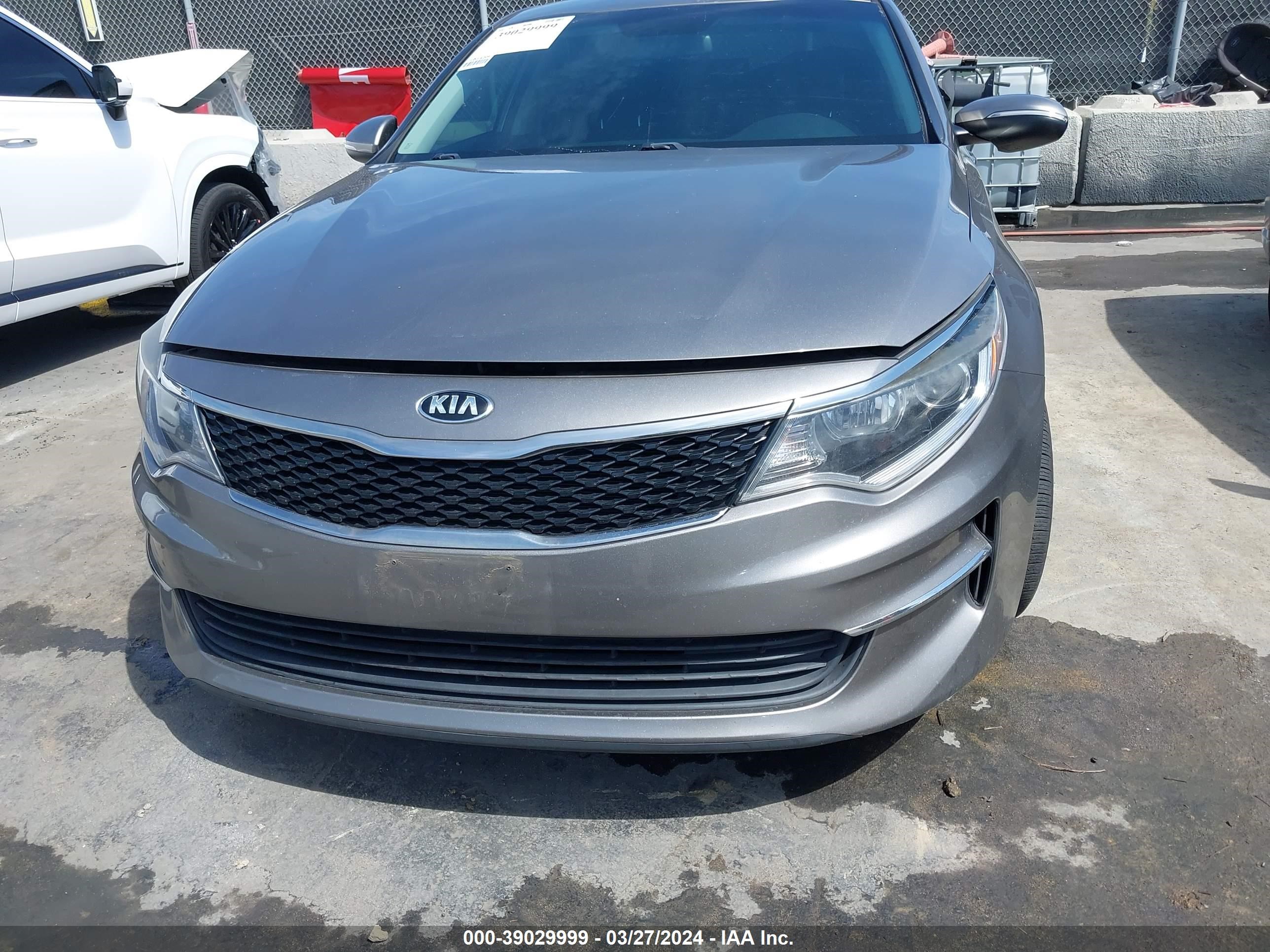 Photo 10 VIN: 5XXGT4L34JG222494 - KIA OPTIMA 