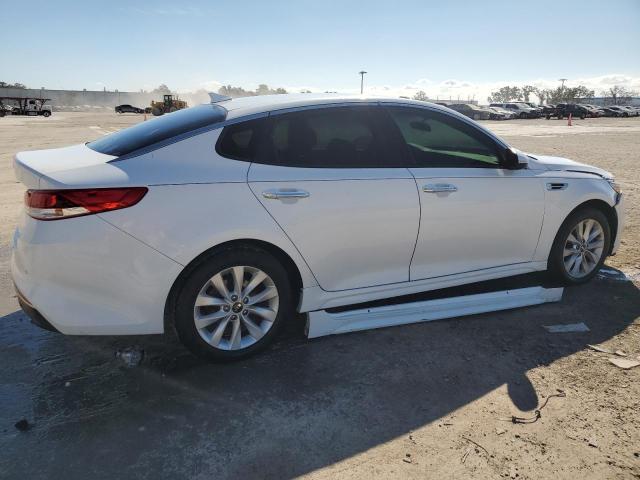 Photo 2 VIN: 5XXGT4L34JG258816 - KIA OPTIMA 