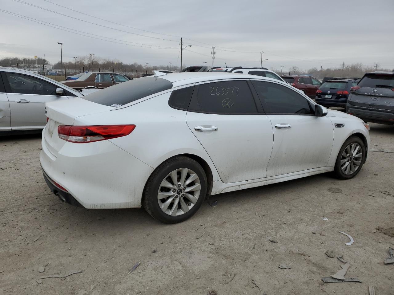 Photo 2 VIN: 5XXGT4L34JG263577 - KIA OPTIMA 