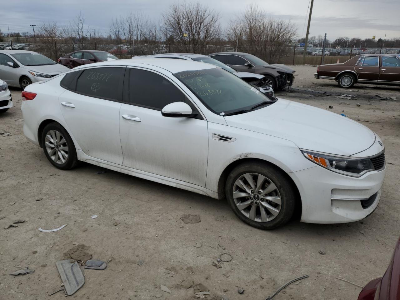 Photo 3 VIN: 5XXGT4L34JG263577 - KIA OPTIMA 