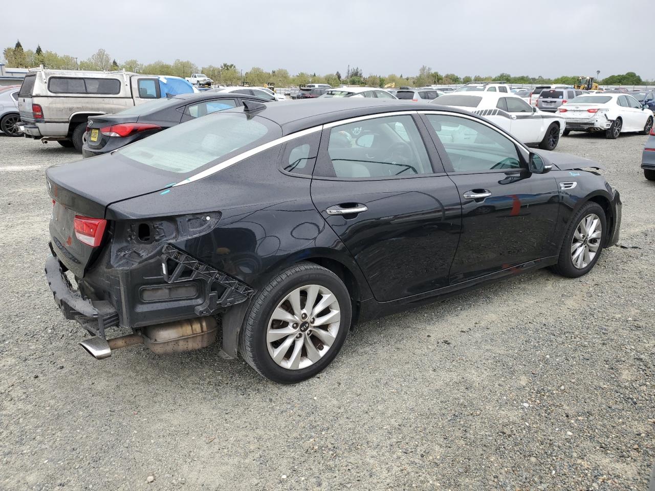 Photo 2 VIN: 5XXGT4L34JG265832 - KIA OPTIMA 