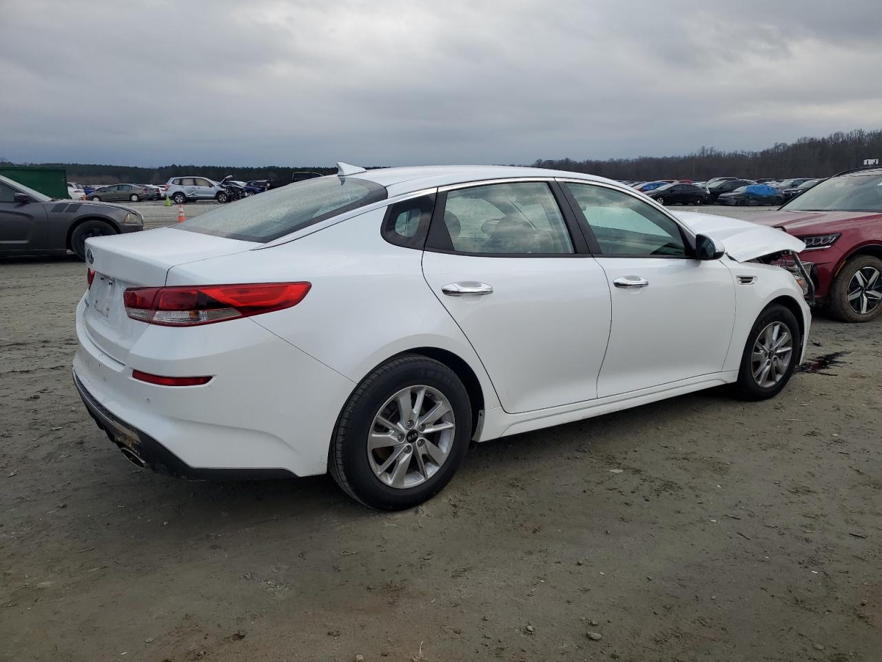 Photo 2 VIN: 5XXGT4L34KG284463 - KIA OPTIMA 