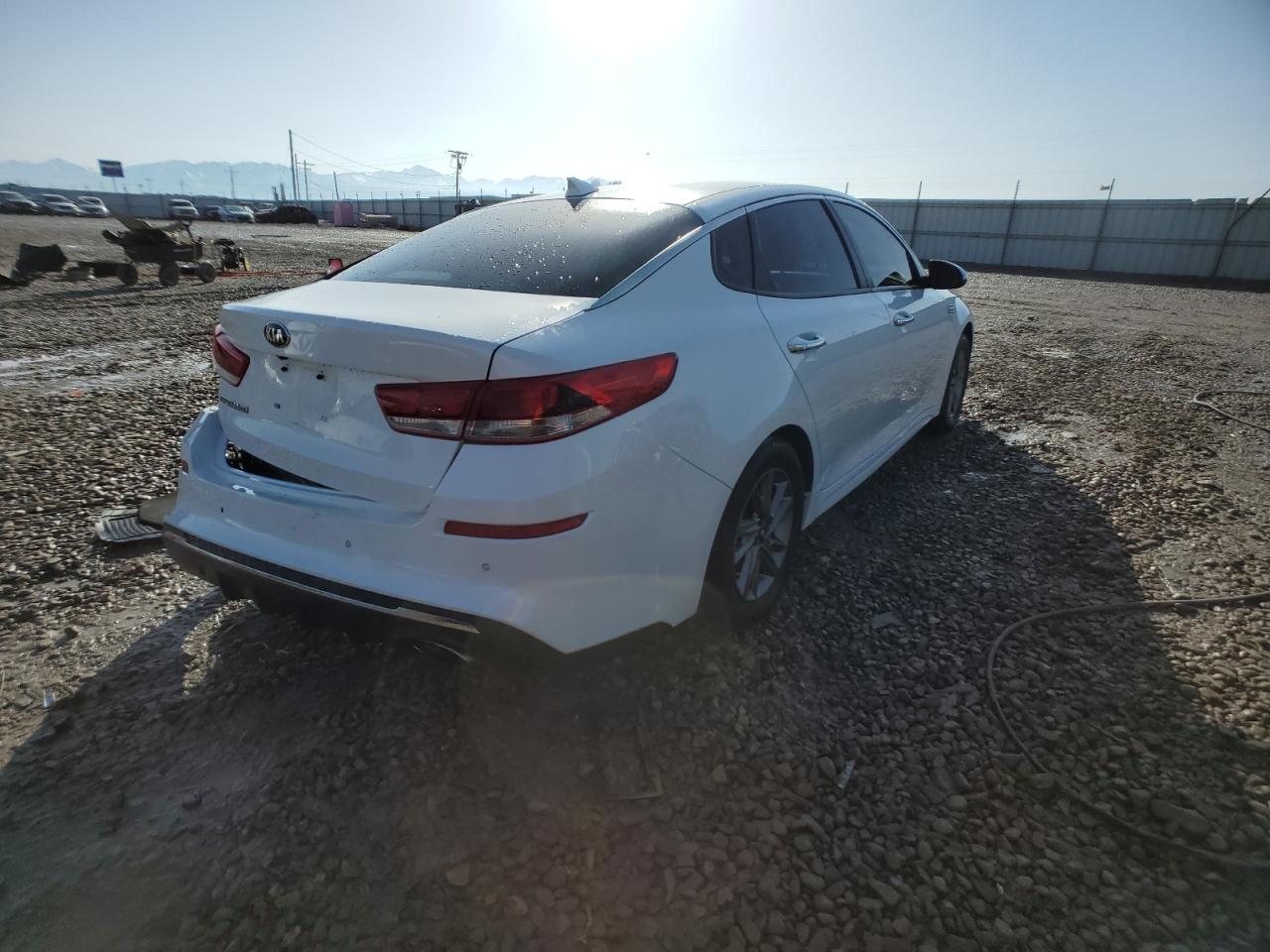 Photo 2 VIN: 5XXGT4L34KG305893 - KIA OPTIMA 