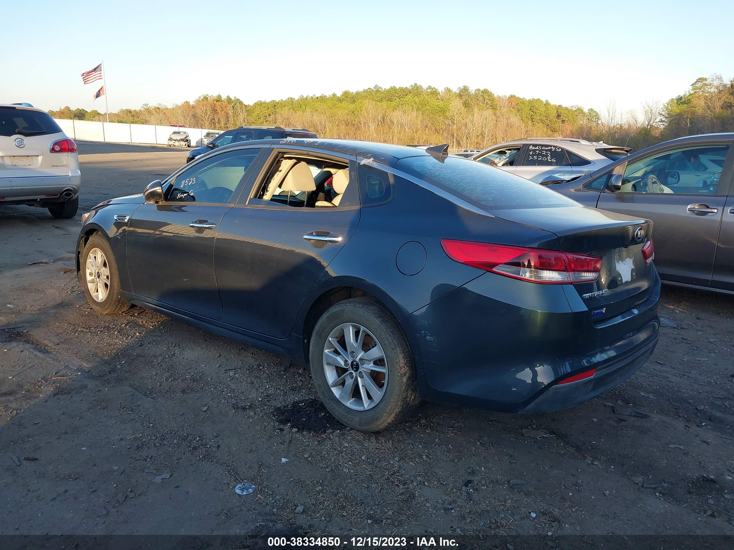 Photo 2 VIN: 5XXGT4L35GG022460 - KIA OPTIMA 