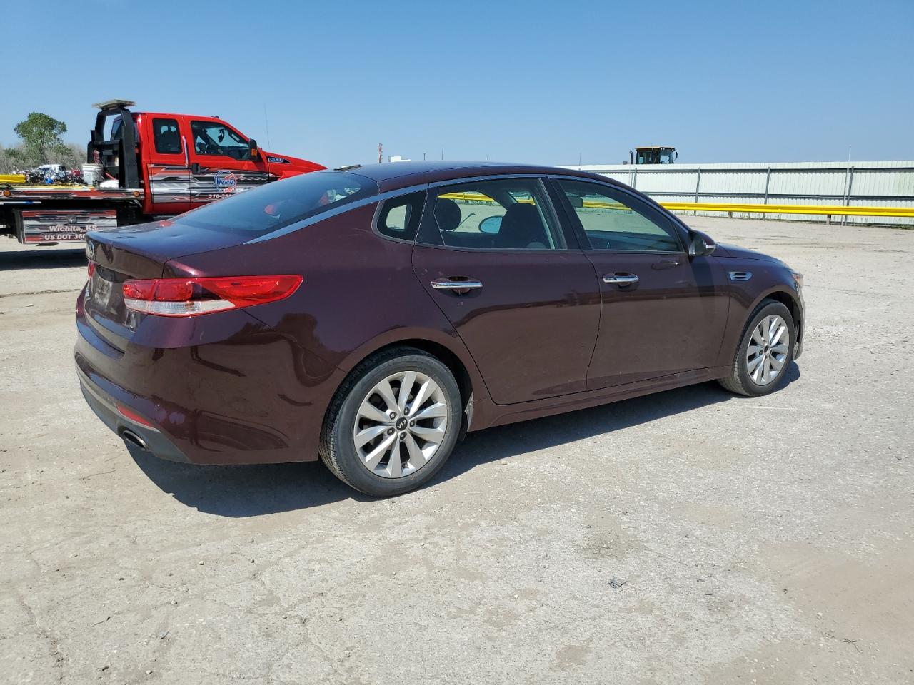 Photo 2 VIN: 5XXGT4L35GG062358 - KIA OPTIMA 