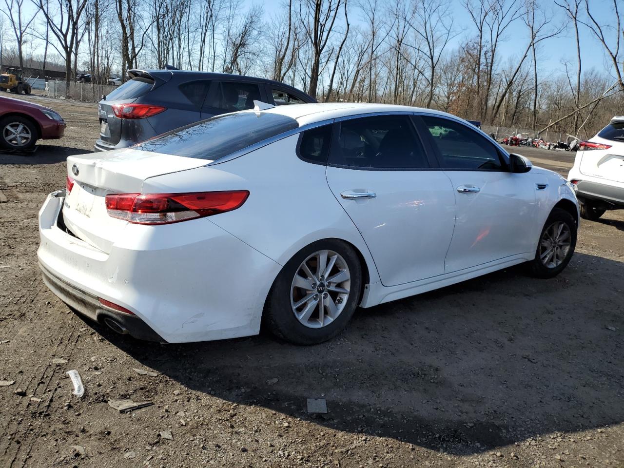 Photo 2 VIN: 5XXGT4L35GG070590 - KIA OPTIMA 