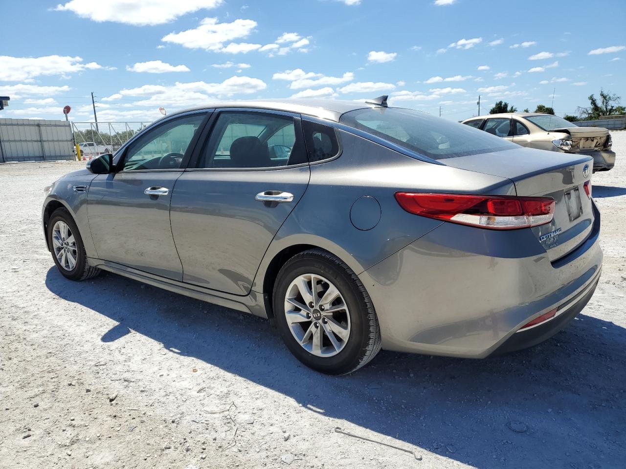 Photo 1 VIN: 5XXGT4L35GG107069 - KIA OPTIMA 